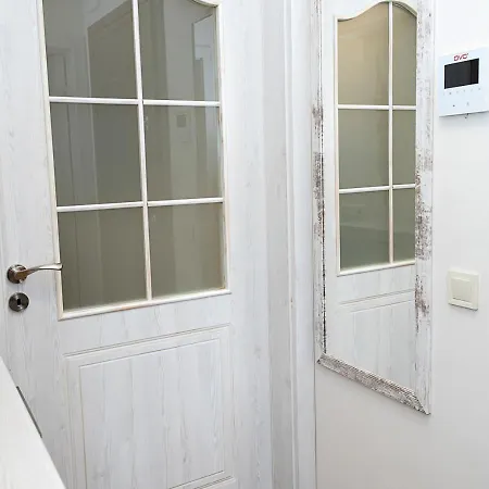 Stylish 1br Steps From Sea Garden I * 바르나